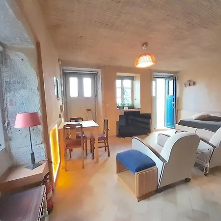 Montebelo Bakery House By The River In Apartamento