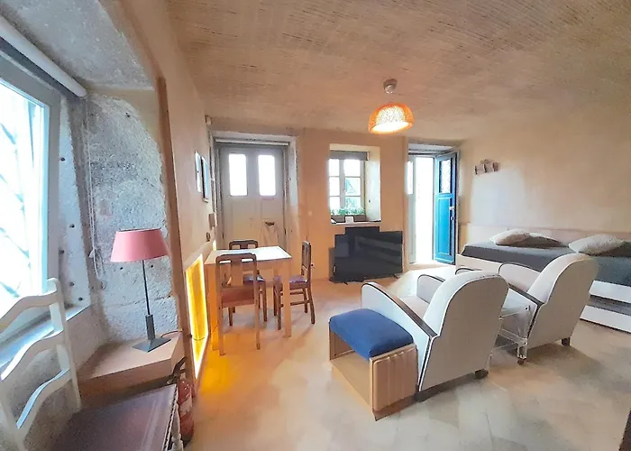 Montebelo Bakery House By The River In 公寓